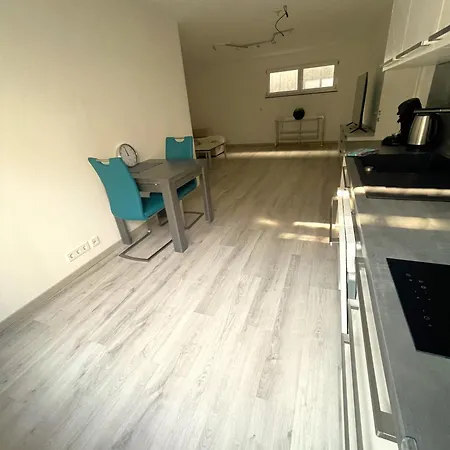 Moderne Souterrain In Zentraler Lage